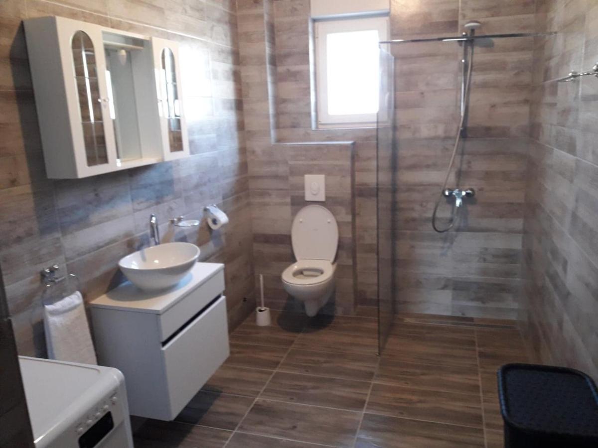 Apartman Sandra Vodice Eksteriør billede