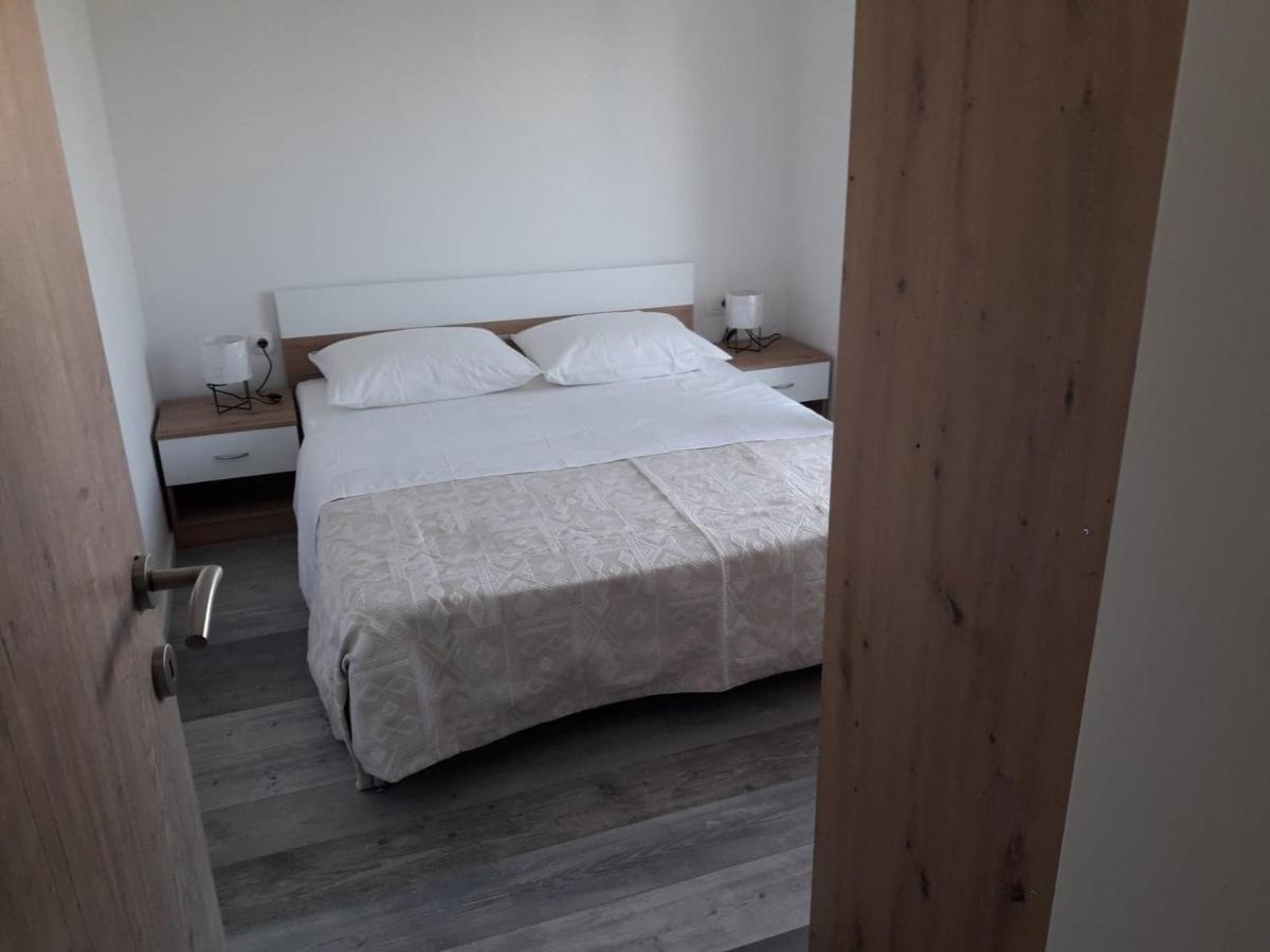 Apartman Sandra Vodice Eksteriør billede